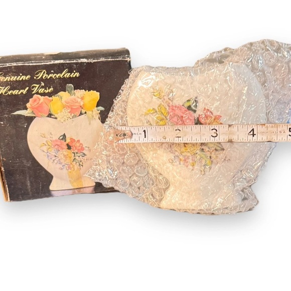 VTG Miniature Genuine Porcelain Rose Bud Vases 1 Used 1 New Both W/ Original Box - Picture 5 of 7